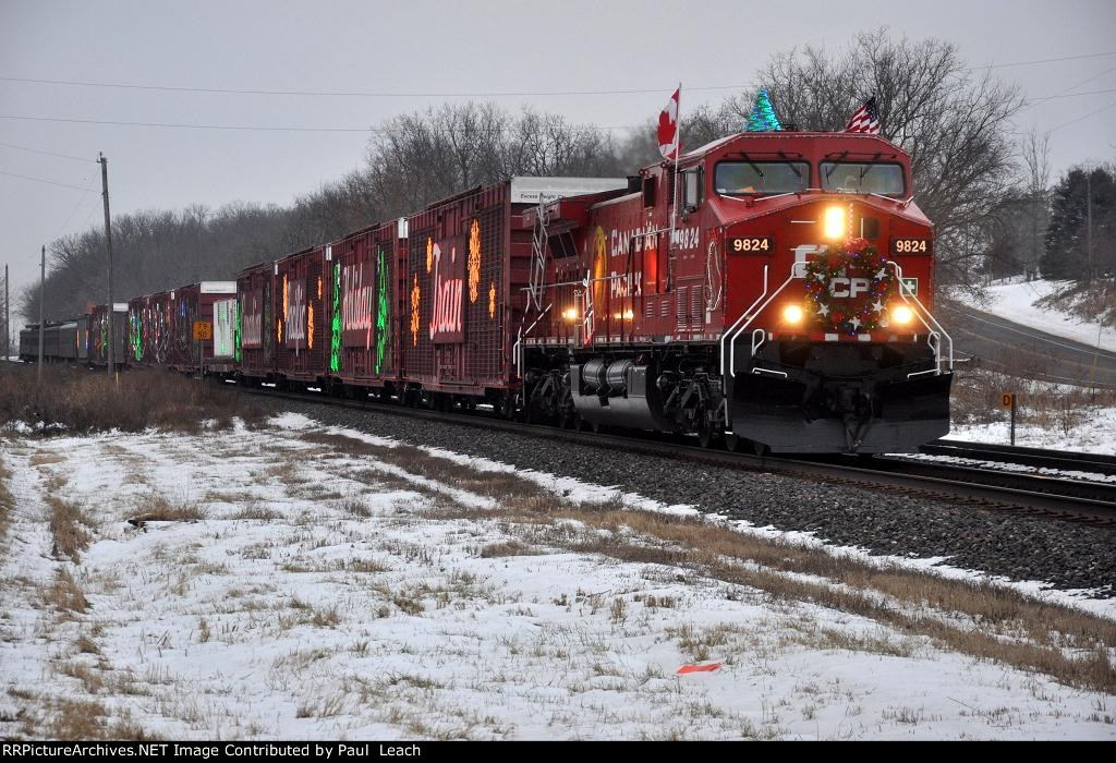 Holiday Train rolls west at last light